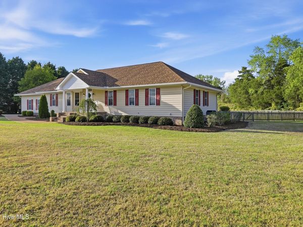100 Schooner Landing Drive, Edenton, NC 27932