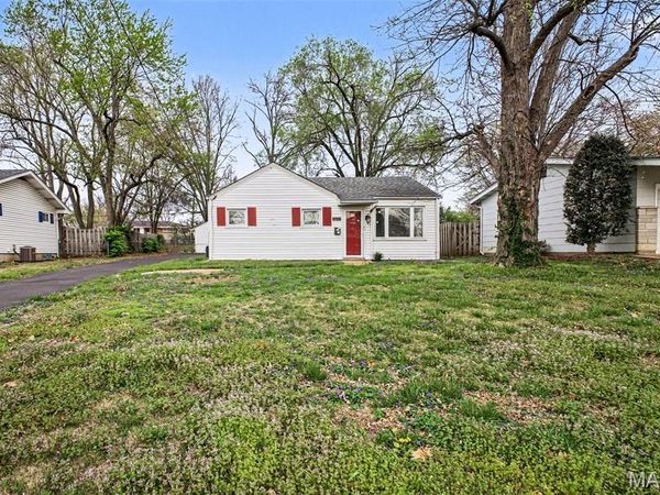 1725 Saint Catherine Street , Florissant, MO 63033