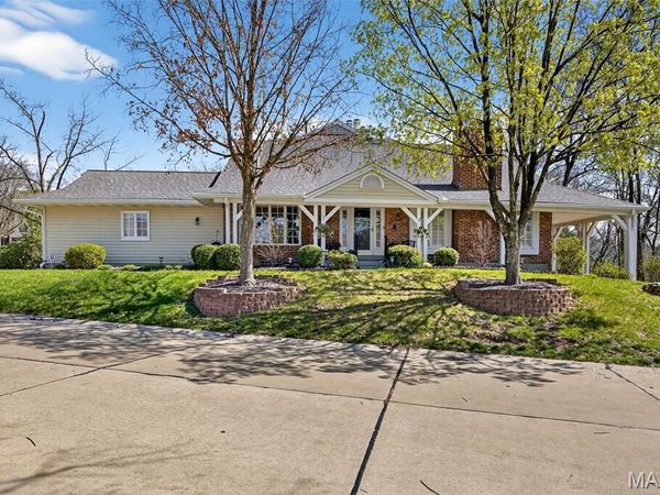 15066 Green Circle Drive , Chesterfield, MO 63017