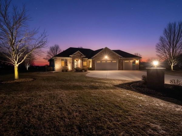 2660 WHITEGATE TRAIL, De Pere, WI 54115