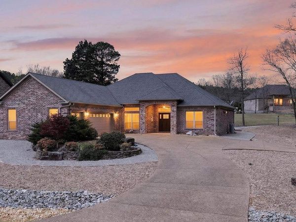 3 Linares Lane, Hot Springs Village, AR 71909