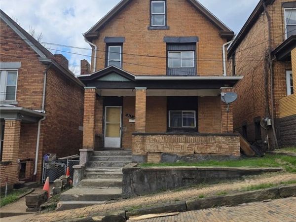 813 3rd St , Braddock, PA 15104