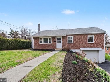 11 W HIGHLAND AVENUE, ENOLA, PA 17025