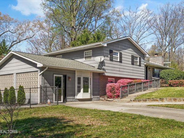 7201 Stagecoach Tr, Knoxville, TN 37909