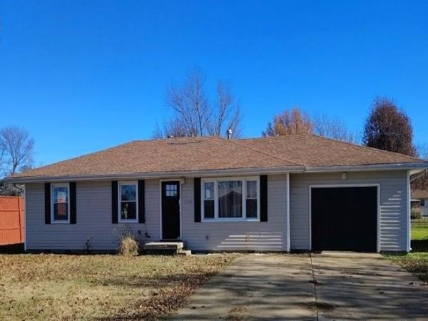 2300 Sunset Avenue, Baxter Springs, KS 66713