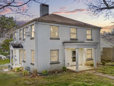 440 Henry Clay Boulevard, Lexington, KY 40502