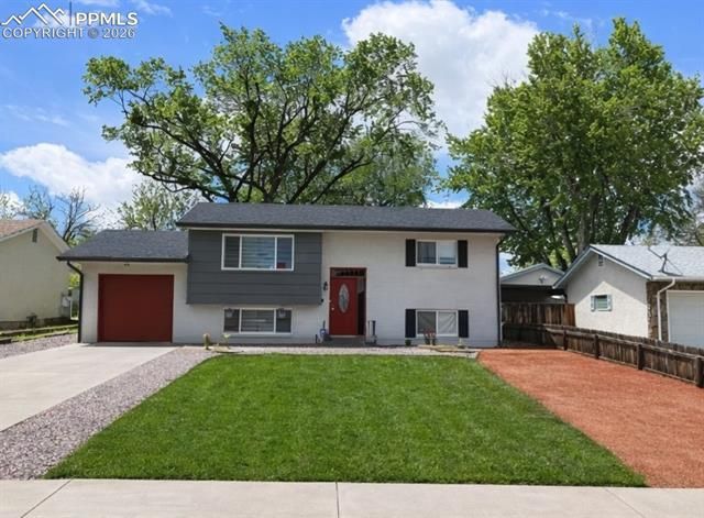 2111 Vinewood Lane, Pueblo, CO 81005 Main Photo