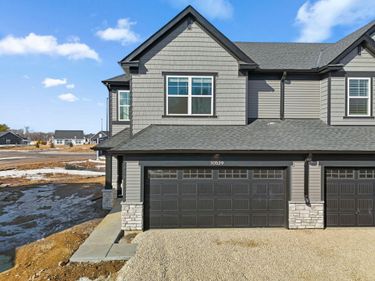 10529 Harbor Lane N, Maple Grove, MN 55369