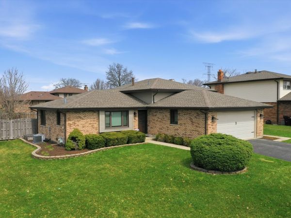 8306 163rd Street , Tinley Park, IL 60477