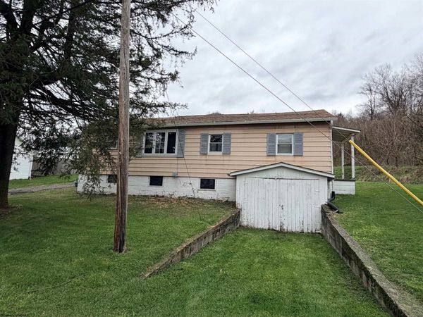 10 Center Street, Rowlesburg, WV 26425