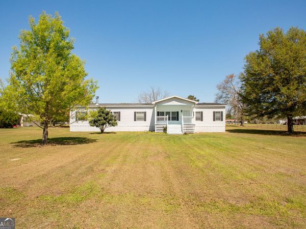 2734 Woodridge Road, Waycross, GA 31503
