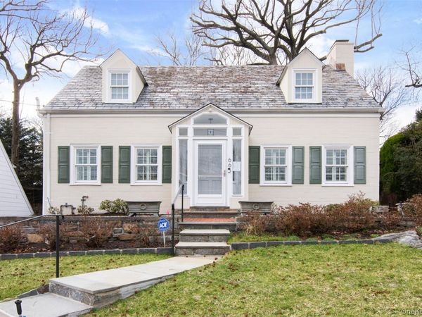 66 AKA 68 Wildway, Bronxville, NY 10708