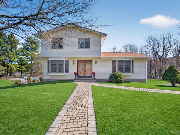 15 Rena Marie Circle, Washingtonville, NY 10992