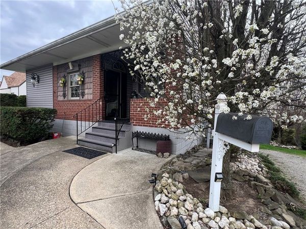 602 Riverview Dr, Dravosburg, PA 15034