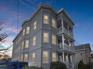 8 Cedar Street, Unit 6, Haverhill, MA 01830