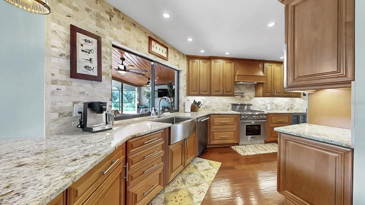 401 Penn National Road, Seffner, FL 33584 Photo