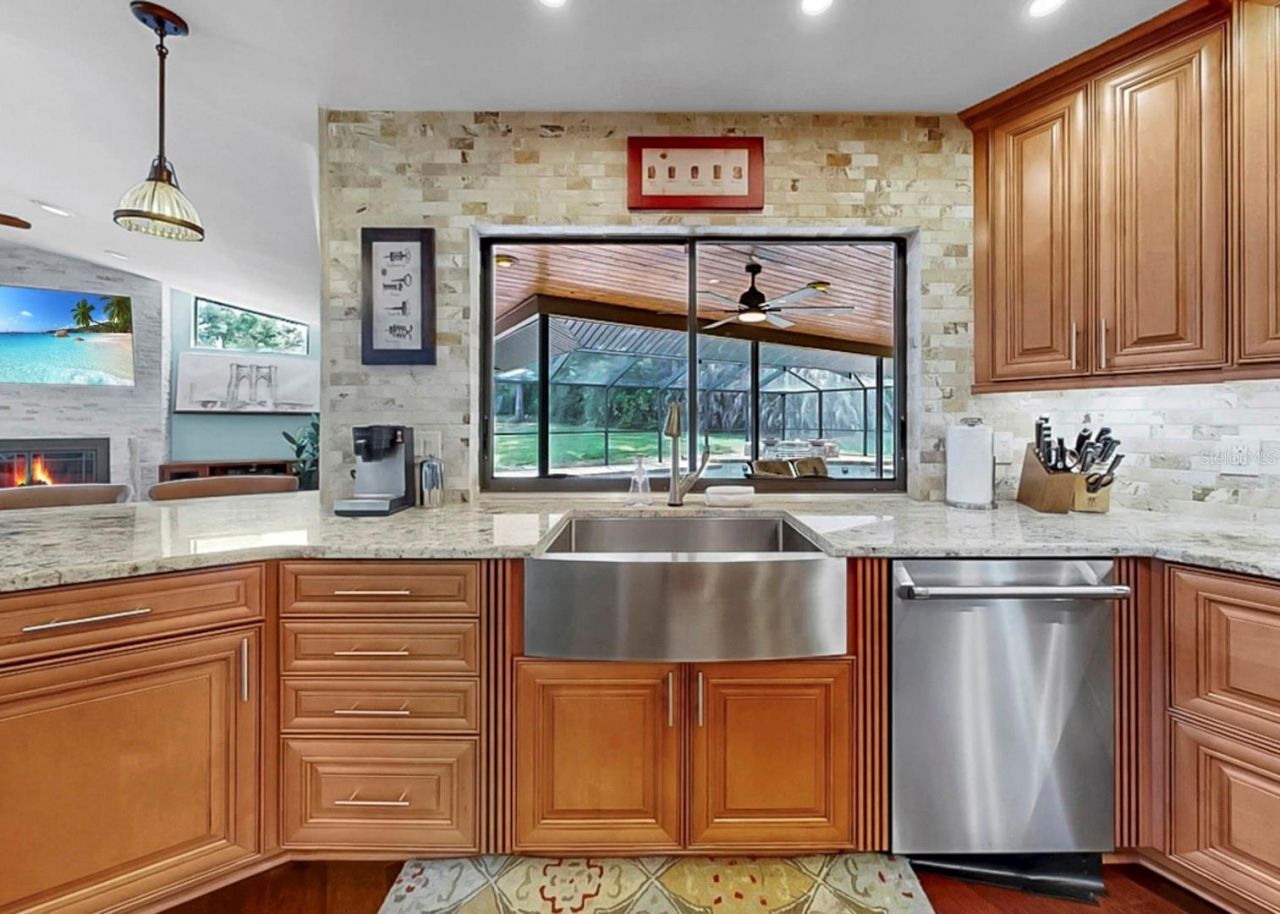 401 Penn National Road, Seffner, FL 33584 Photo