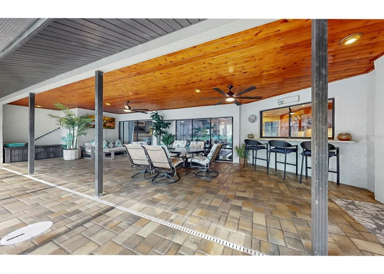 401 Penn National Road, Seffner, FL 33584 Photo