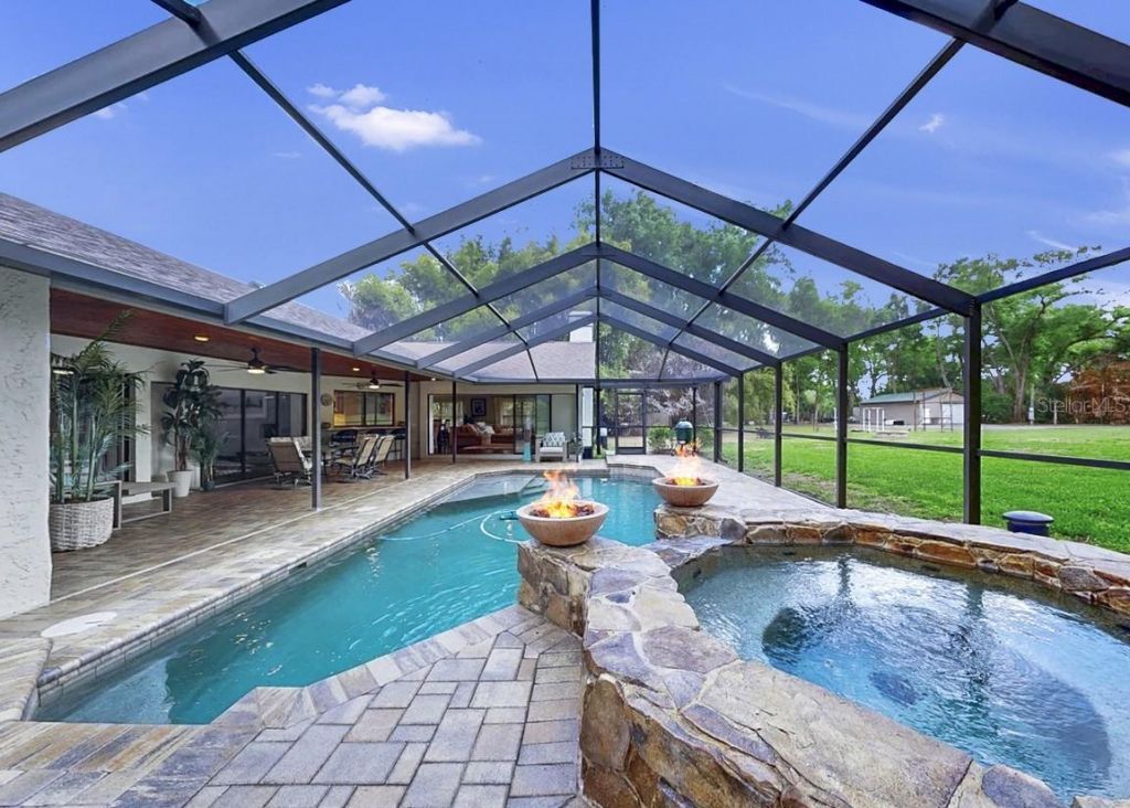 401 Penn National Road, Seffner, FL 33584 Photo