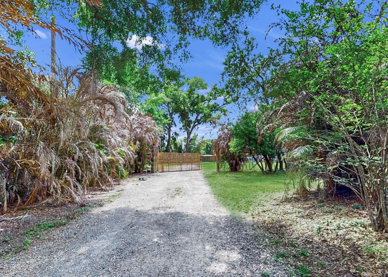 401 Penn National Road, Seffner, FL 33584 Photo