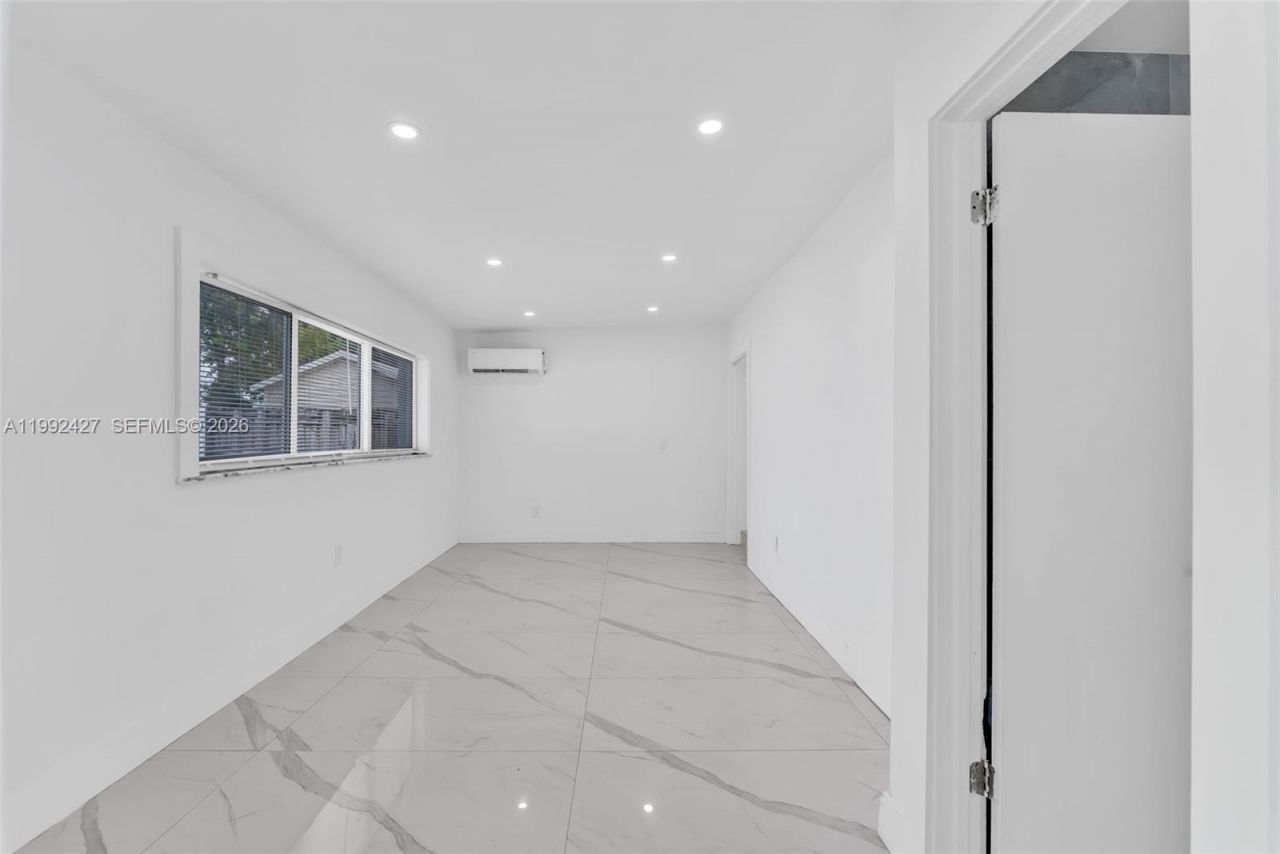 875 E 8th St , Hialeah, FL 33010 Photo