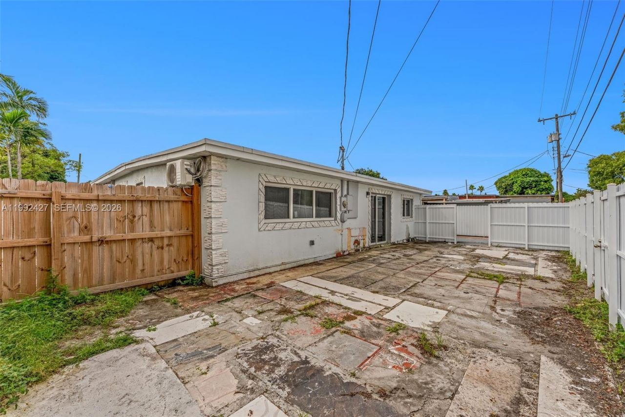 875 E 8th St , Hialeah, FL 33010 Photo