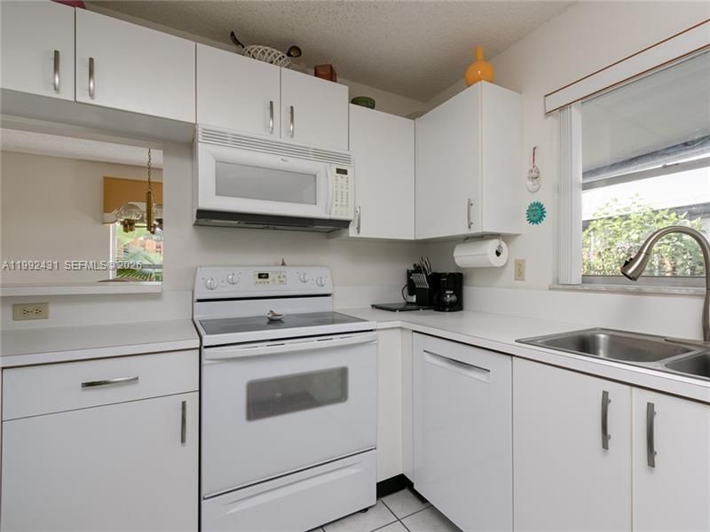 4731 Grapevine Way, Davie, FL 33331 Photo