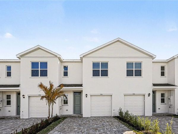 9742 Venetian Square , Vero Beach, FL 32966