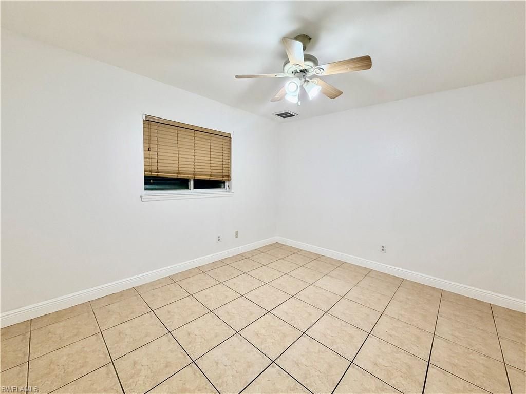 527 NE 24th Pl, Cape Coral, FL 33909 Photo