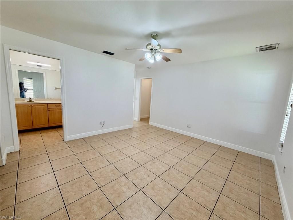527 NE 24th Pl, Cape Coral, FL 33909 Photo