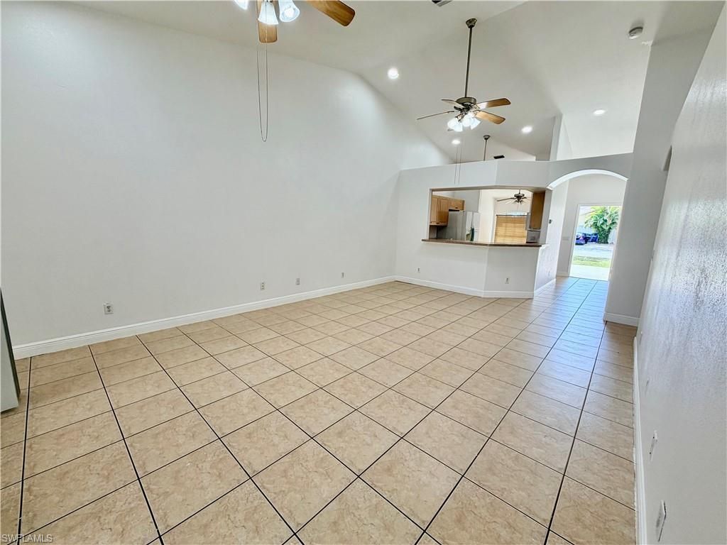 527 NE 24th Pl, Cape Coral, FL 33909 Photo