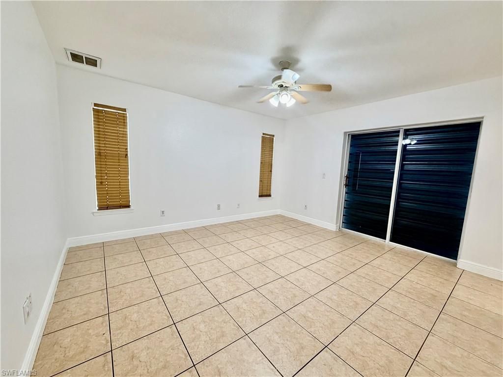 527 NE 24th Pl, Cape Coral, FL 33909 Photo