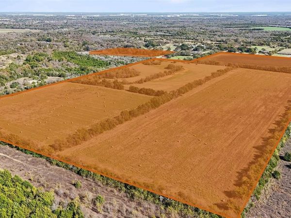 1901 S Houston School Road , Lancaster, TX 75146