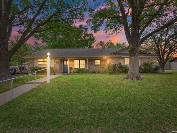 357 S Lindenwood , Hewitt, TX 76643