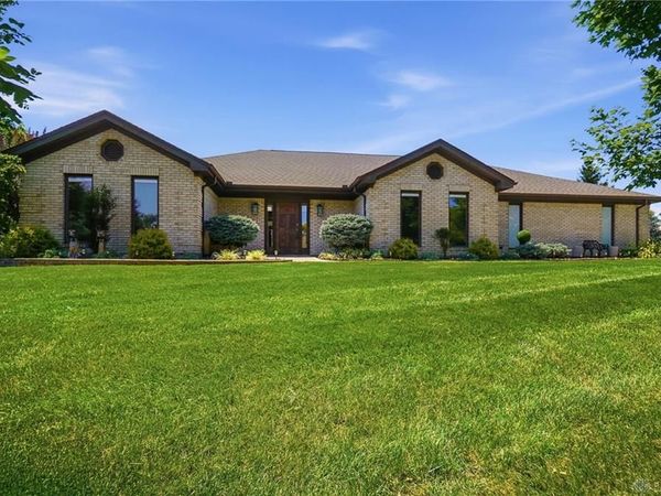 610 Stonecress Drive, Tipp City, OH 45371