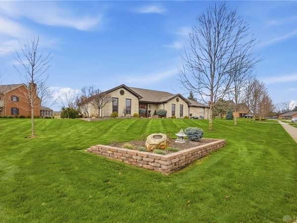 610 Stonecress Drive, Tipp City, OH 45371