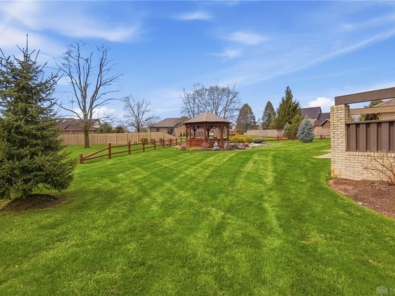 610 Stonecress Drive, Tipp City, OH 45371 Photo 45