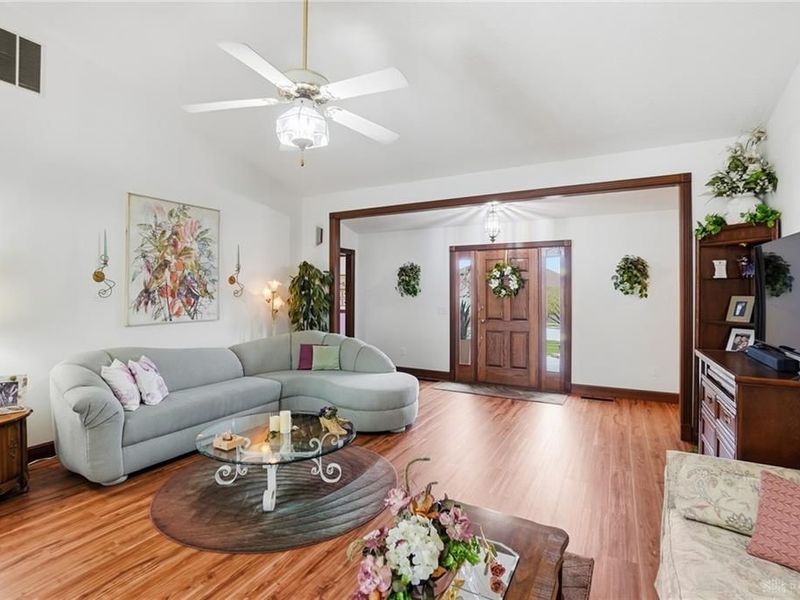 610 Stonecress Drive, Tipp City, OH 45371 Photo 6