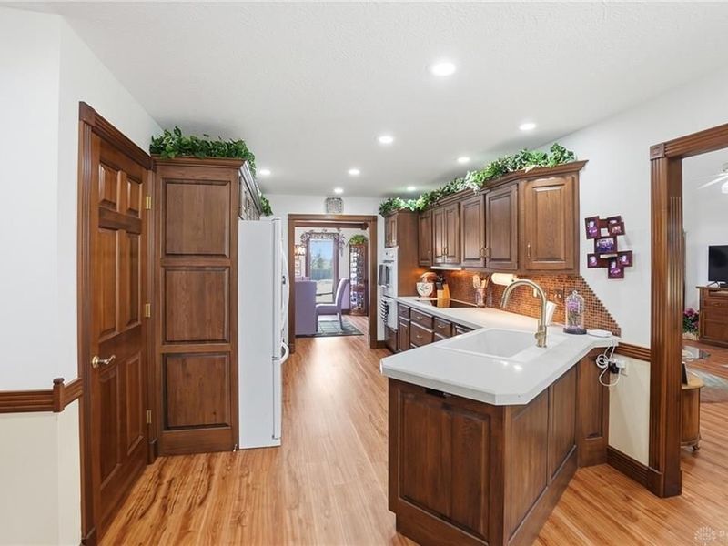 610 Stonecress Drive, Tipp City, OH 45371 Photo 9