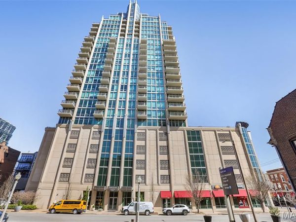 4909 Laclede Avenue, Unit 1104, St Louis, MO 63108