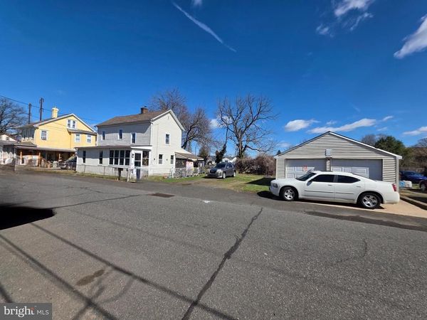 732 BROWN STREET, TULLYTOWN, PA 19007