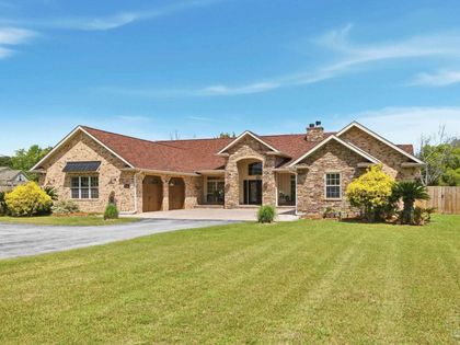 2710 Sandicrest Dr Cantonment, FL 32533