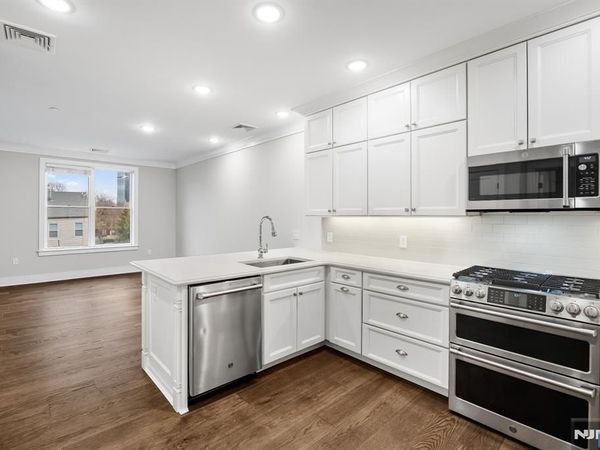 28 Bright Street 306, JERSEY CITY, NJ 07302