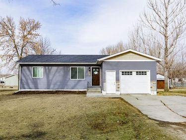 505 4th Street E, Horace, ND 58047