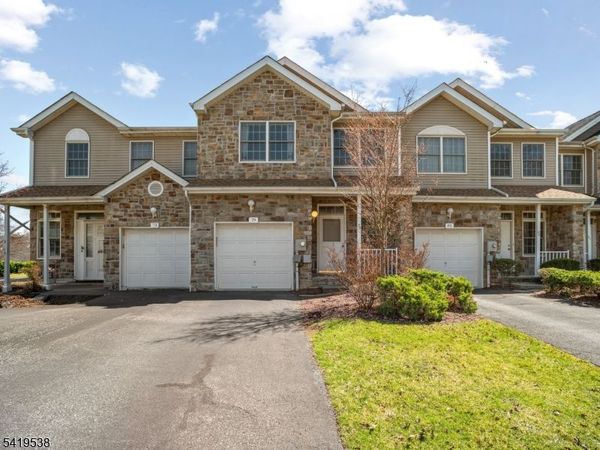 79 Rhyan Dr, Parsippany-Troy Hills, NJ 07054