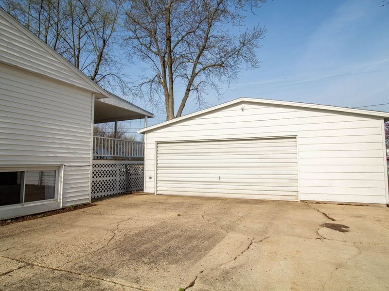 489 Caldwell Circle, New Carlisle, OH 45344 Photo 2