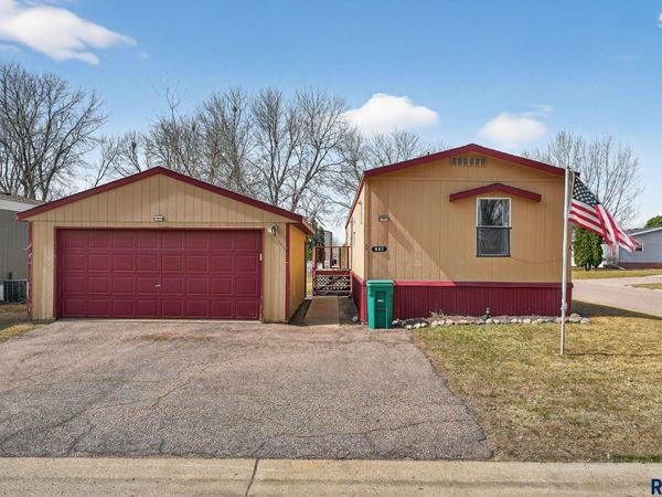 607 Bobwhite Pl, Sioux Falls, SD 57107