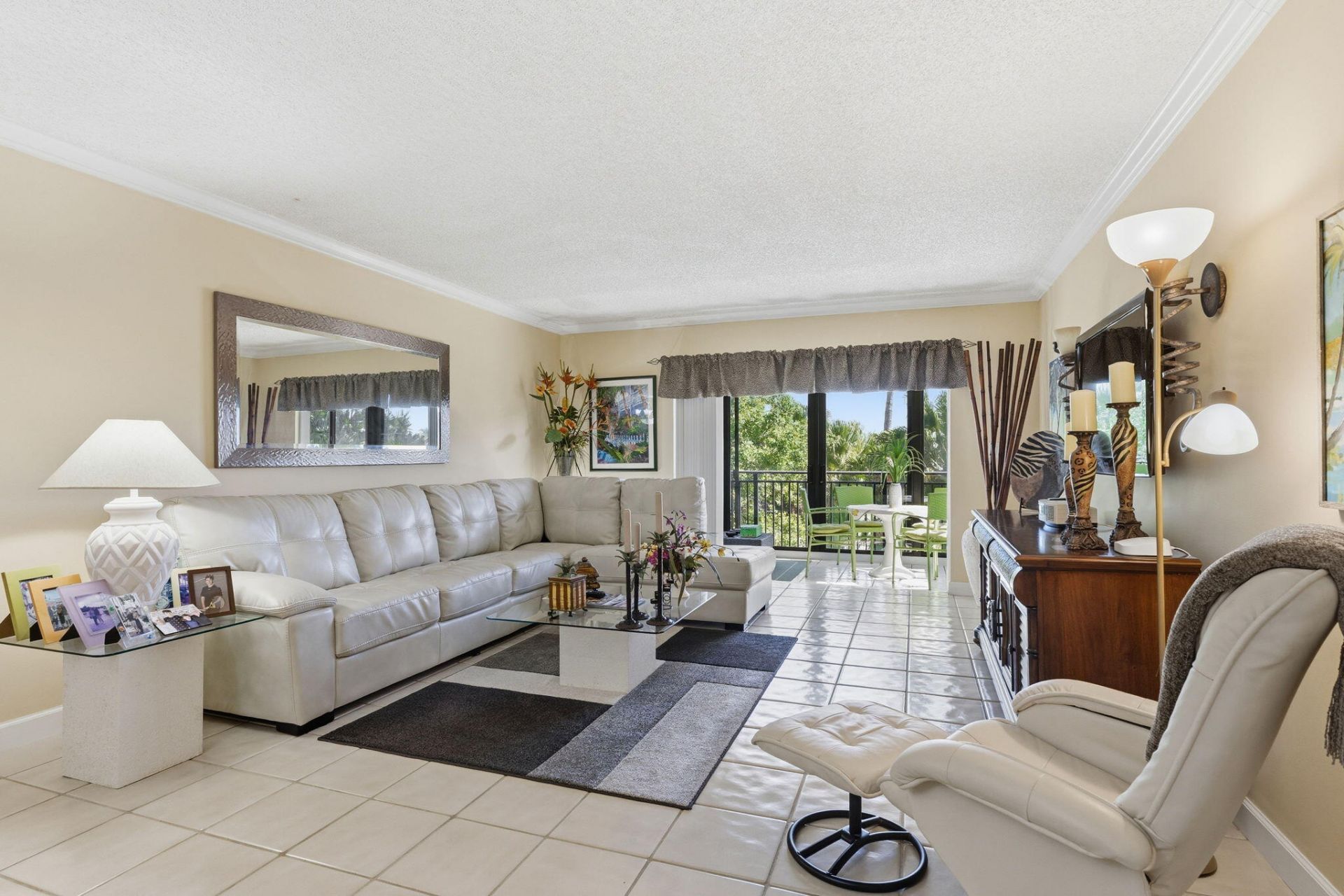 16091 Blatt Boulevard, Unit 304, Weston, FL 33326 Photo