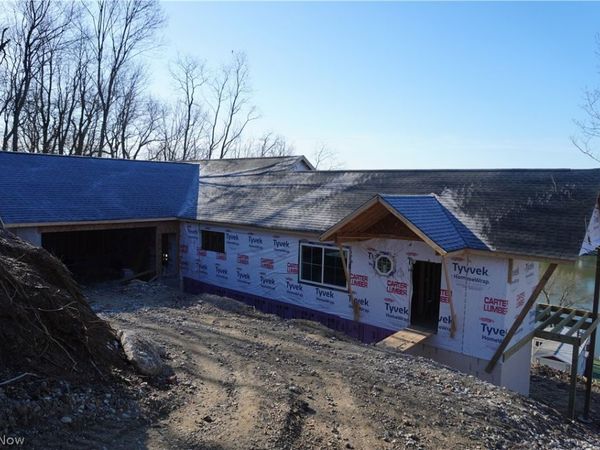 15 Huron Trail , Malvern, OH 44644