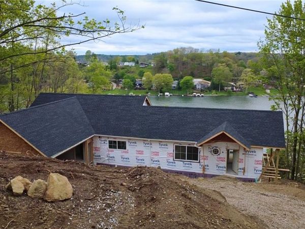 15 Huron Trail, Malvern, OH 44644